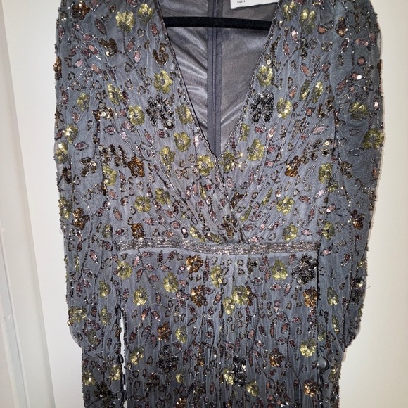 NWT | Mac Duggal 5571 Coal Long Sleeve V Neck Midi Dress
Size 4 - Picture 10 of 13